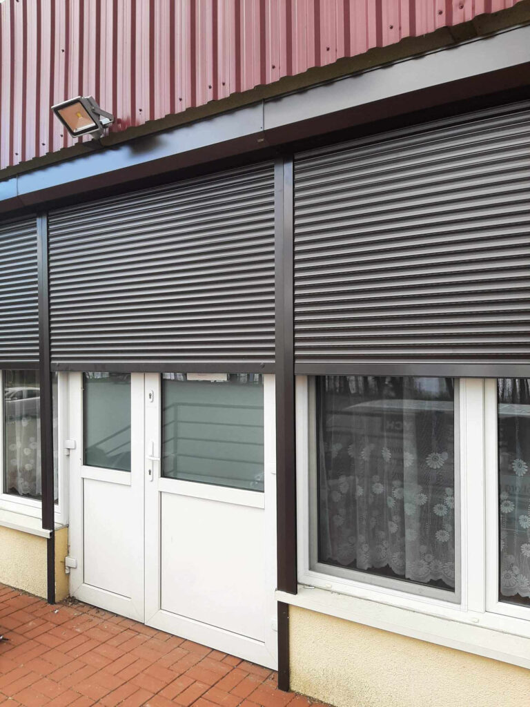 rolety zewnętrzne elektryczne Dom Kultury w Powidzu