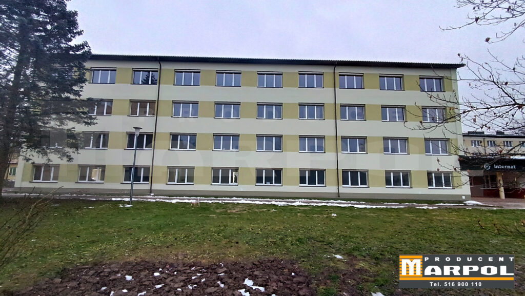 Realizacja rolet zewnętrznych elektrycznych dla Zespołu Szkół Rolniczych w miejscowości Różaniec