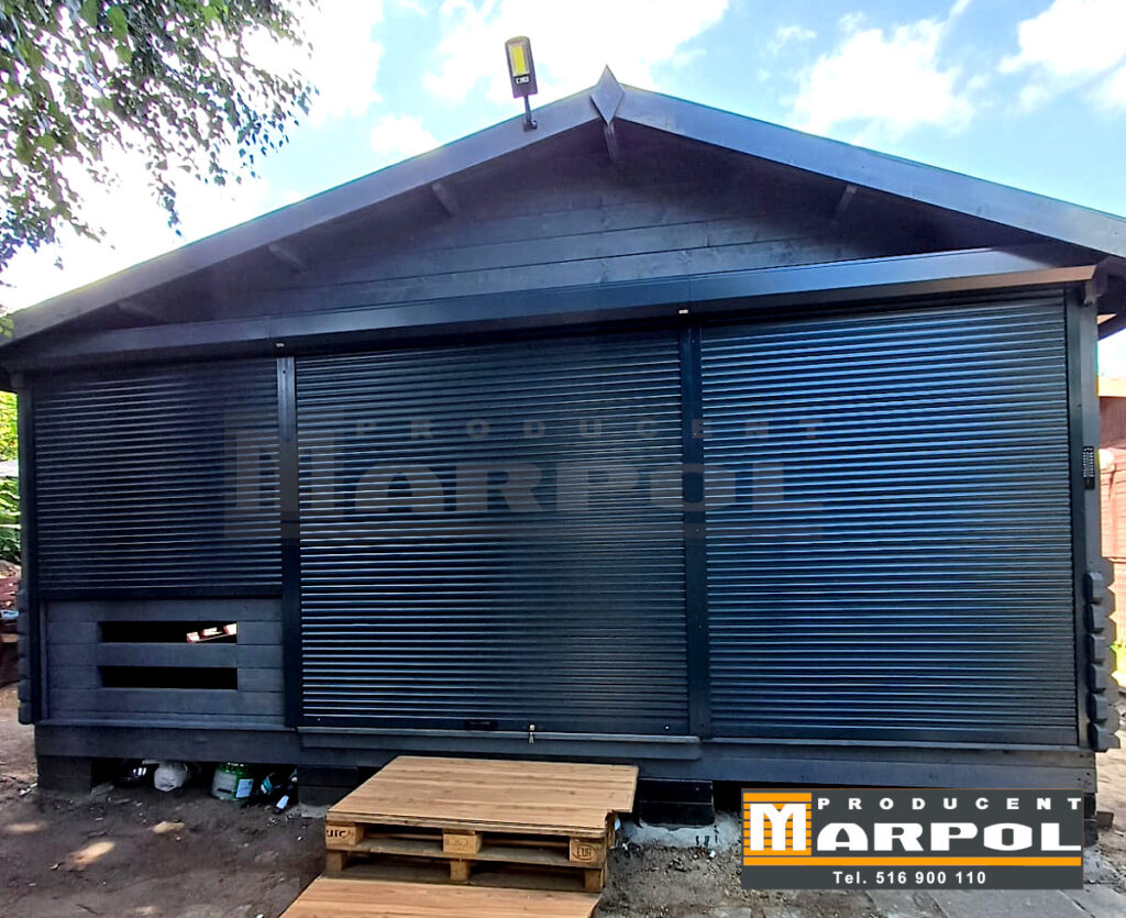 zabudowa tarasu roletami zewnętrznymi