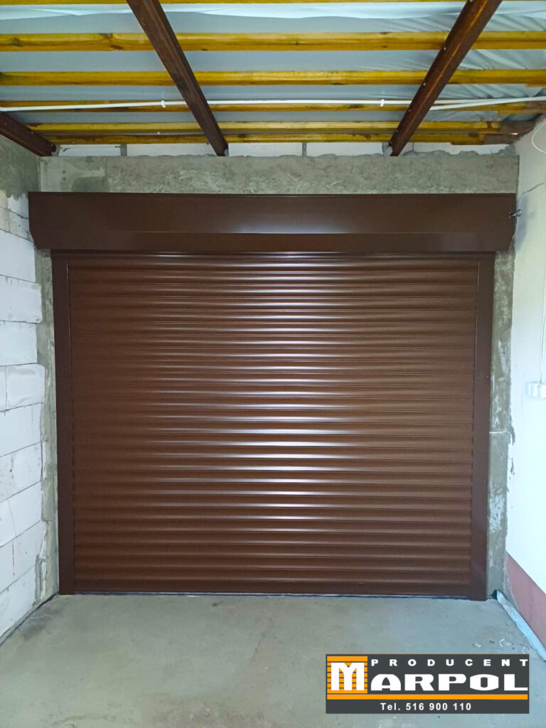 brama garażowa rolowana kolor jasny brąz