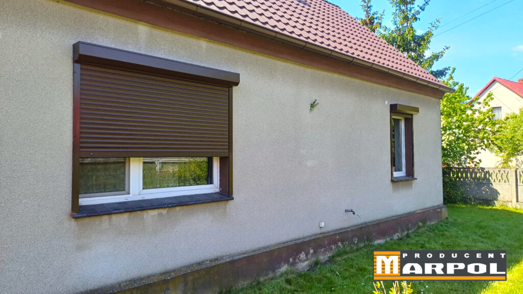 rolety zewnętrzne natynkowe kolor jasny brąz