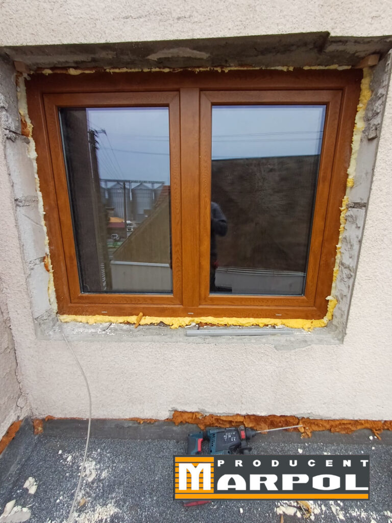 wymiana okien i parapetów przed wykonaniem termomodernizacji 2